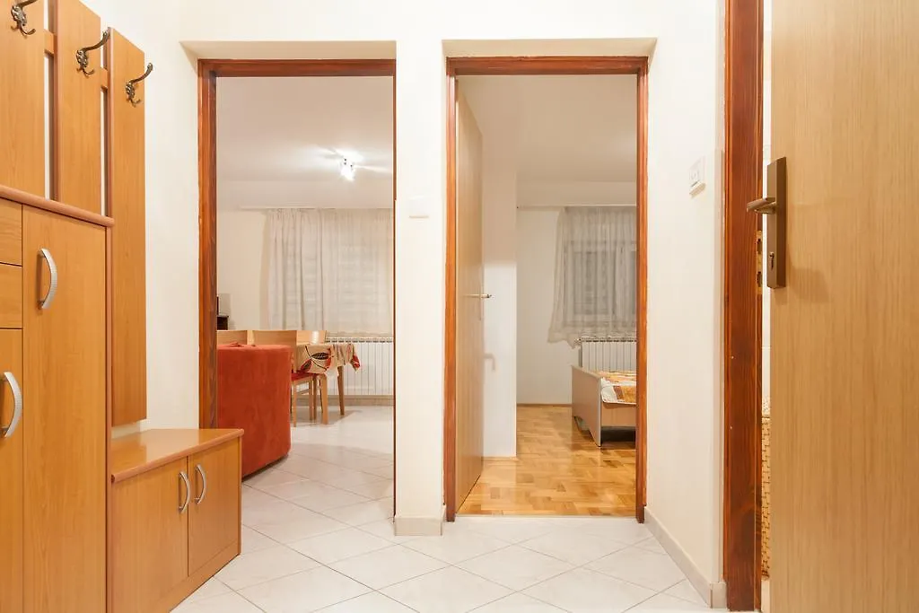 Apartment Aldo Pola