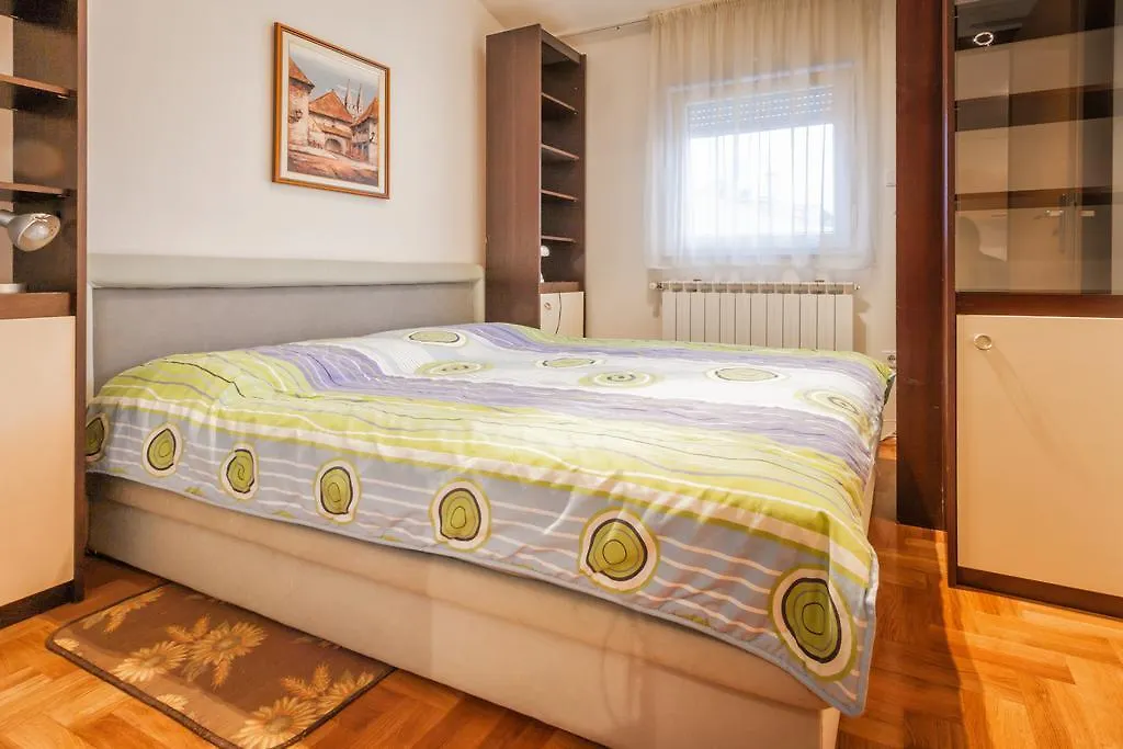 Apartment Aldo Pola