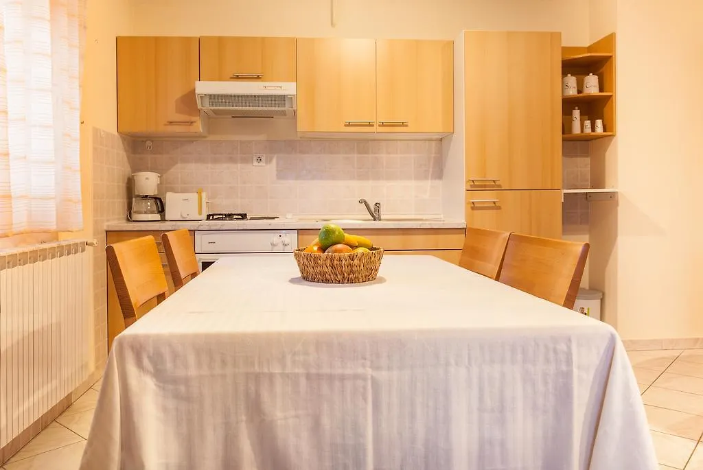 Apartment Aldo Πούλα 0*,  Κροατία